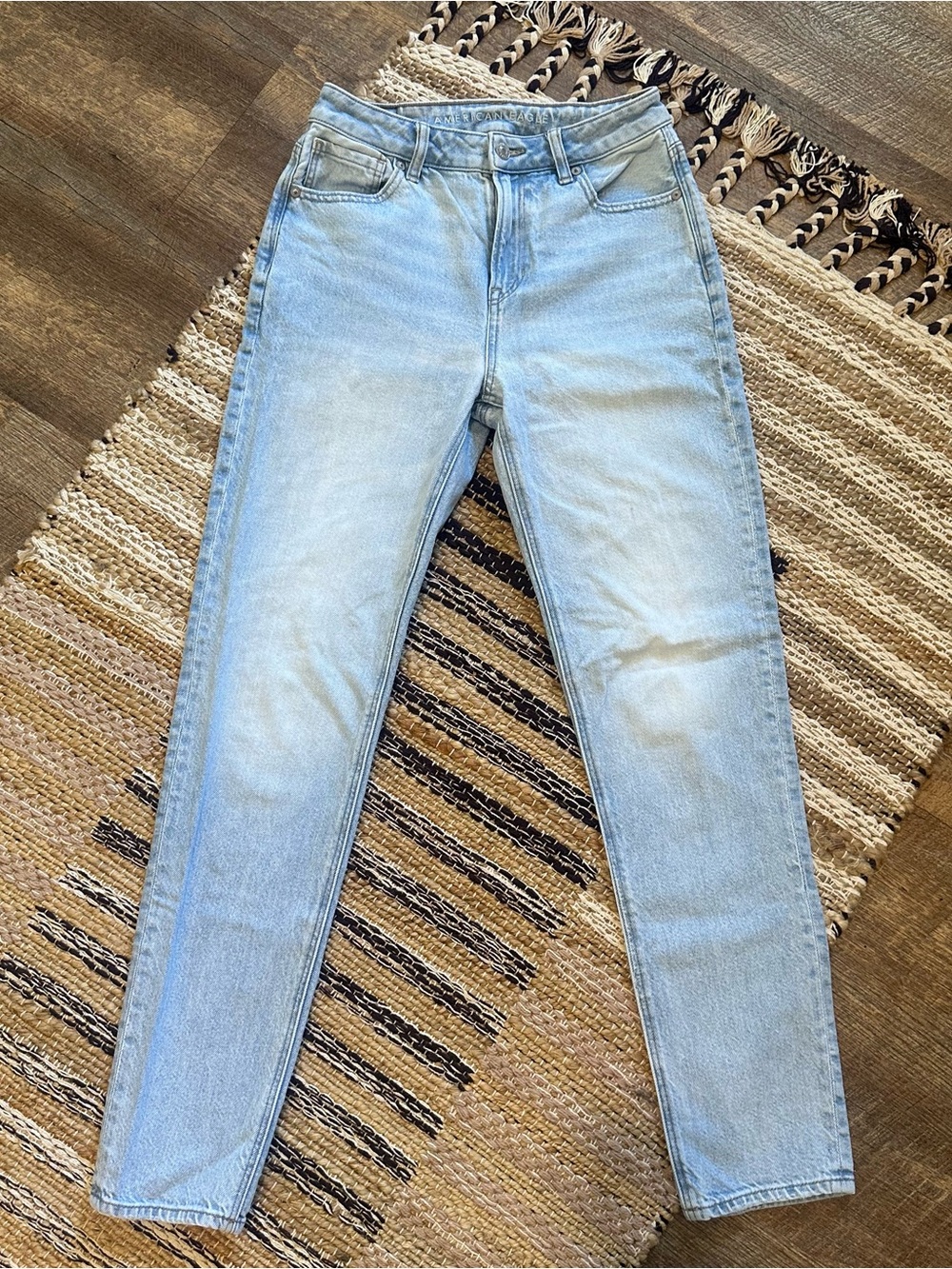 ☾ AE light blue strigid jeans